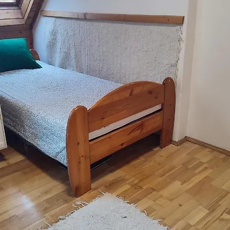 Hegyi Menedek Vendeghaz Nyaraló *