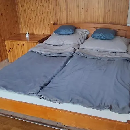 Nyaraló Hegyi Menedek Vendeghaz Mátraszentimre