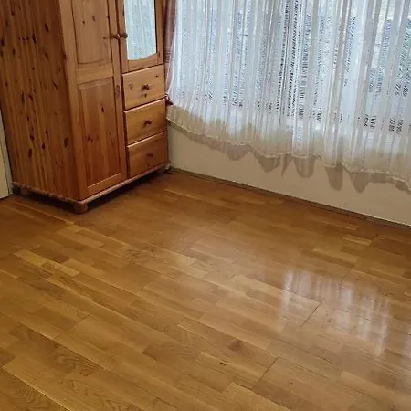 Hegyi Menedek Vendeghaz Nyaraló *